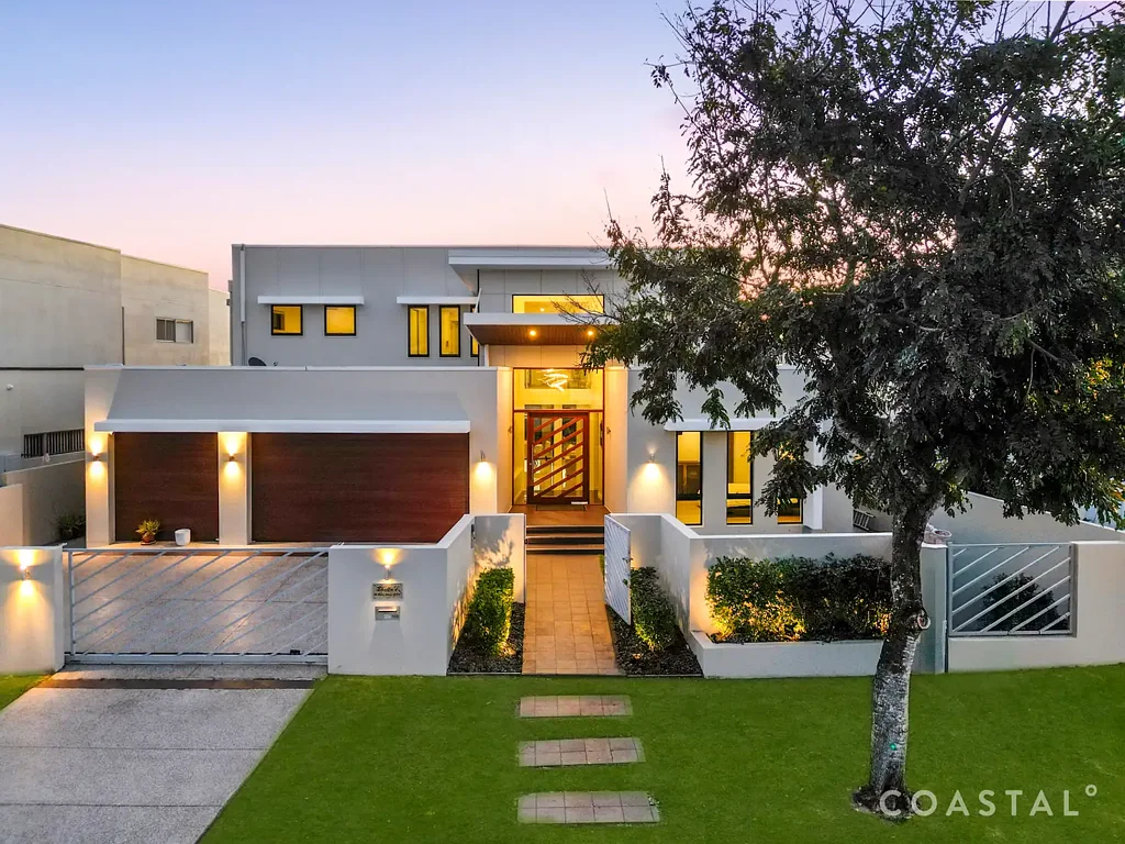 52 East Quay Drive, Biggera Waters, QLD 4216