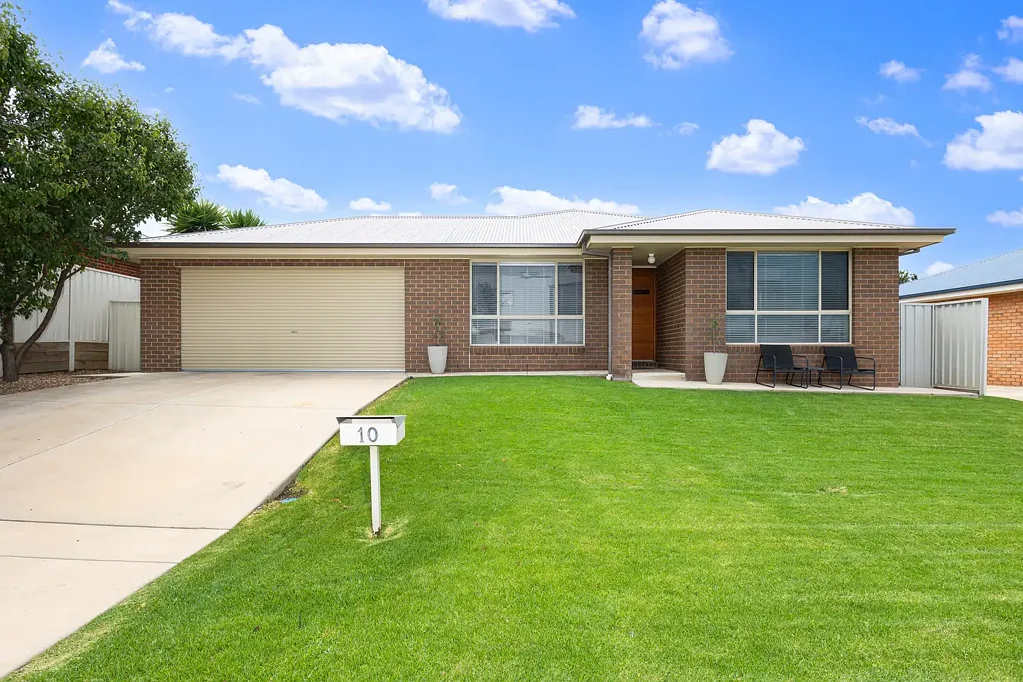 10 Comet Place, Estella, NSW 2650