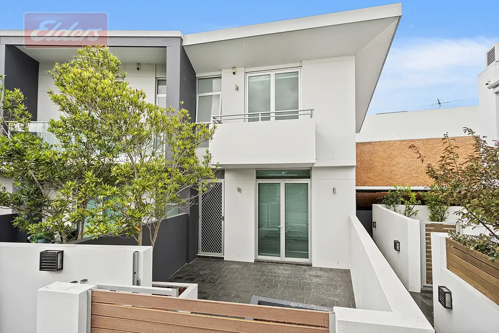Contemporary Style Townhome