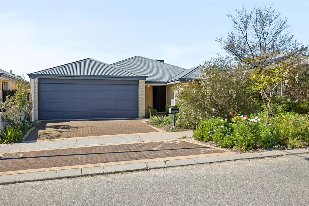 Spacious Family Living with Theatre Room & Alfresco