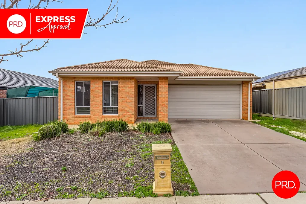 Spacious Family Home with Double Garage in Eaglehawk