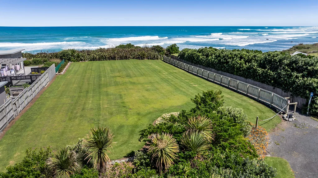 Opunake  Your coastal escape awaits