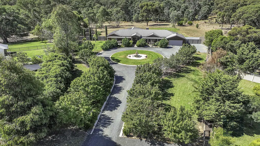 Echuca 4Habitaciones Quality lifestyle property with tranquil backdrop