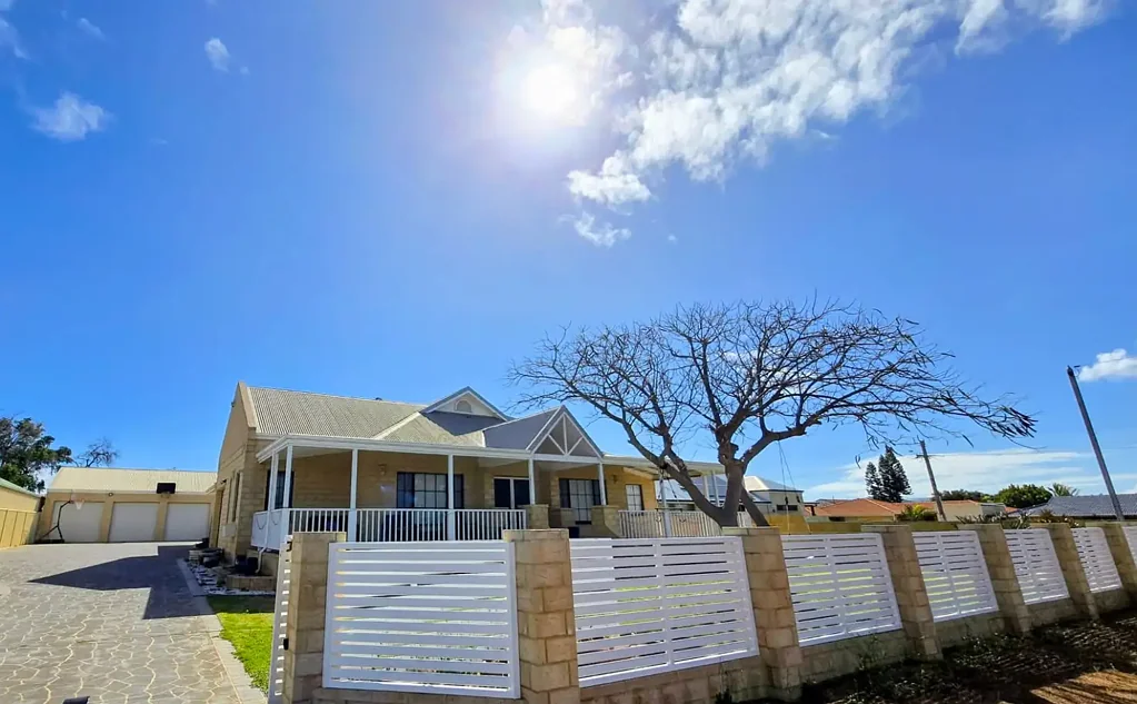 Bluff Point 4Phòng ngủ Spacious & Stylish Family Home in Bluff Point- New Photos to Be Released Next Week!