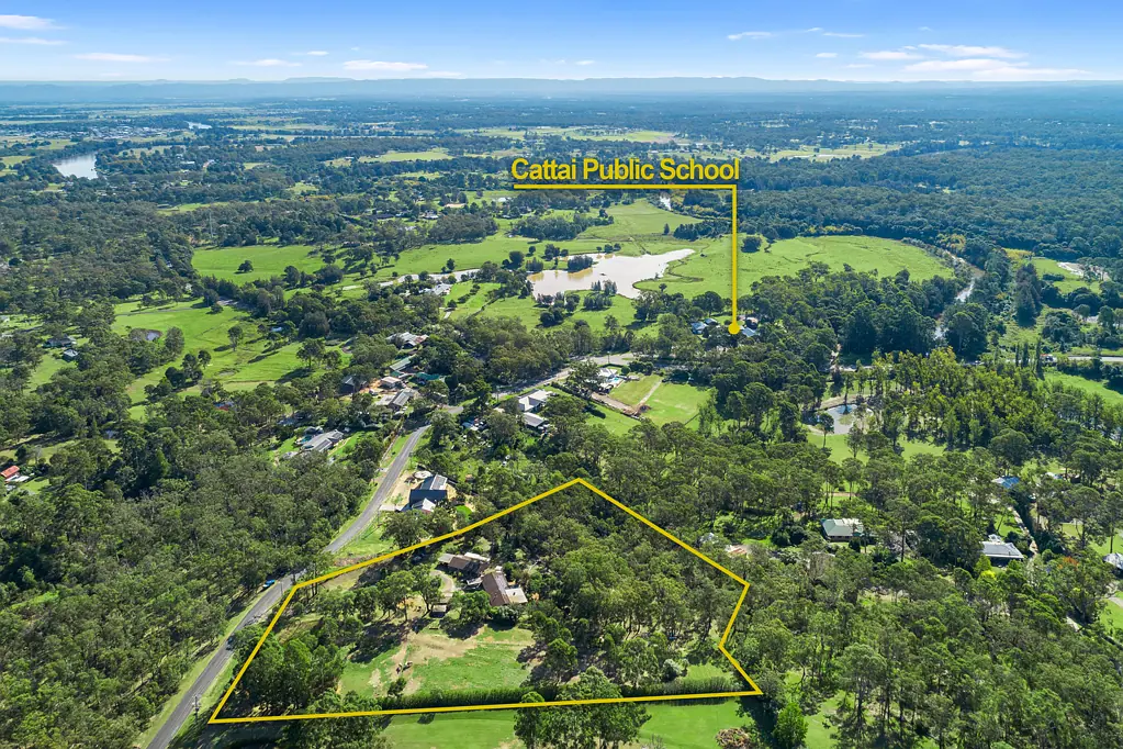 Cattai 6 Slaapkamer Dual Living Acreage with Endless Potential