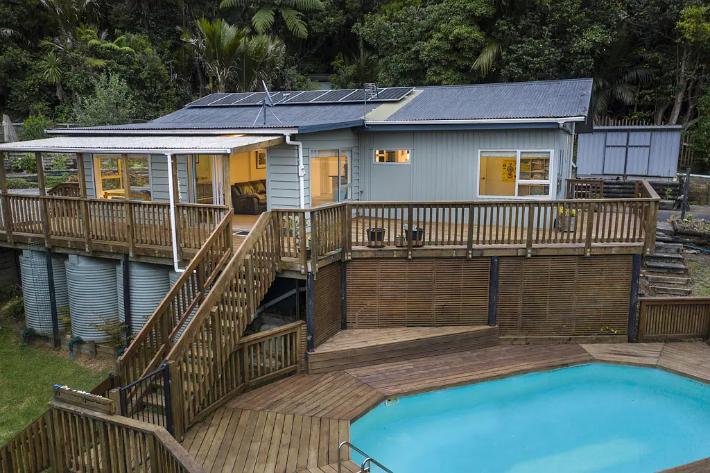 903 West Coast Road, Waiatarua, Waitakere City, Auckland