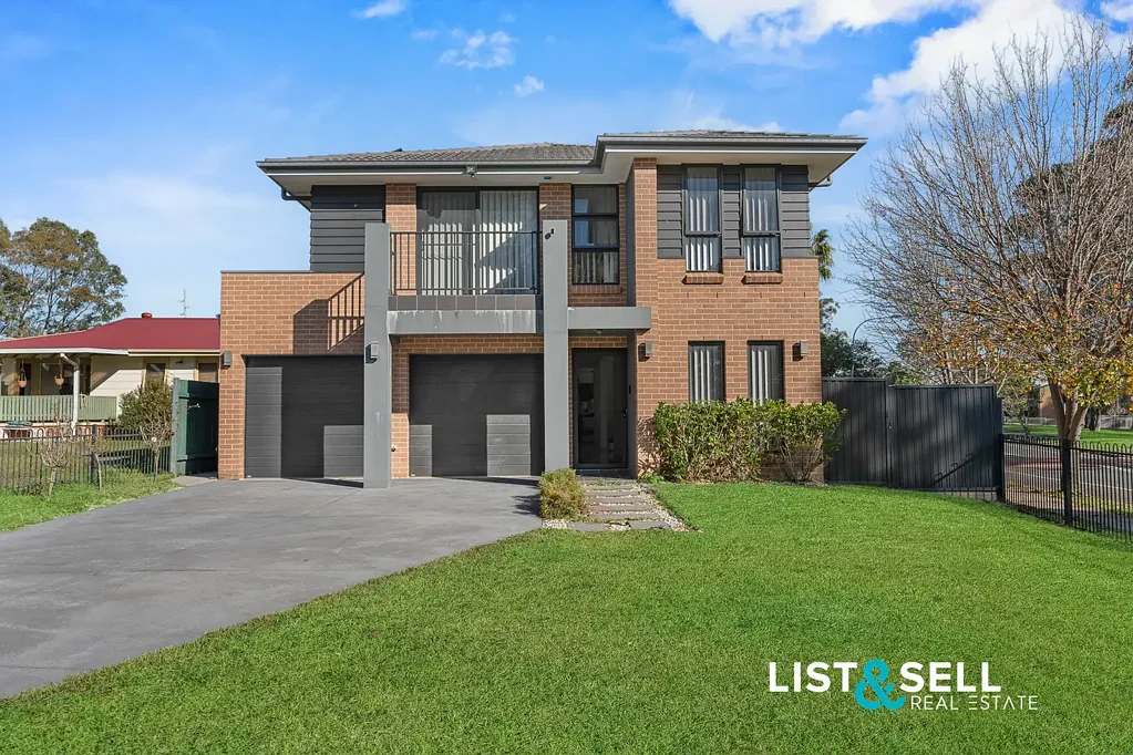 2 Gossamer Place, Macquarie Fields, NSW 2564