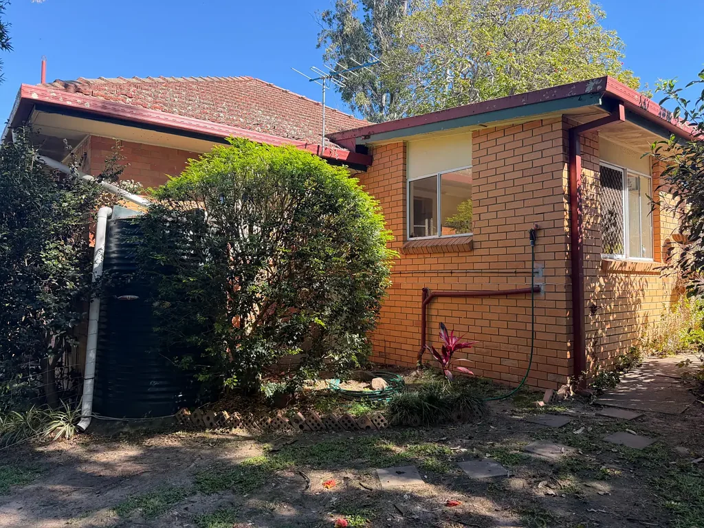 Inala 3બેડરૂમ Brick Veneer 3 Bedroom Home On Busy Road
