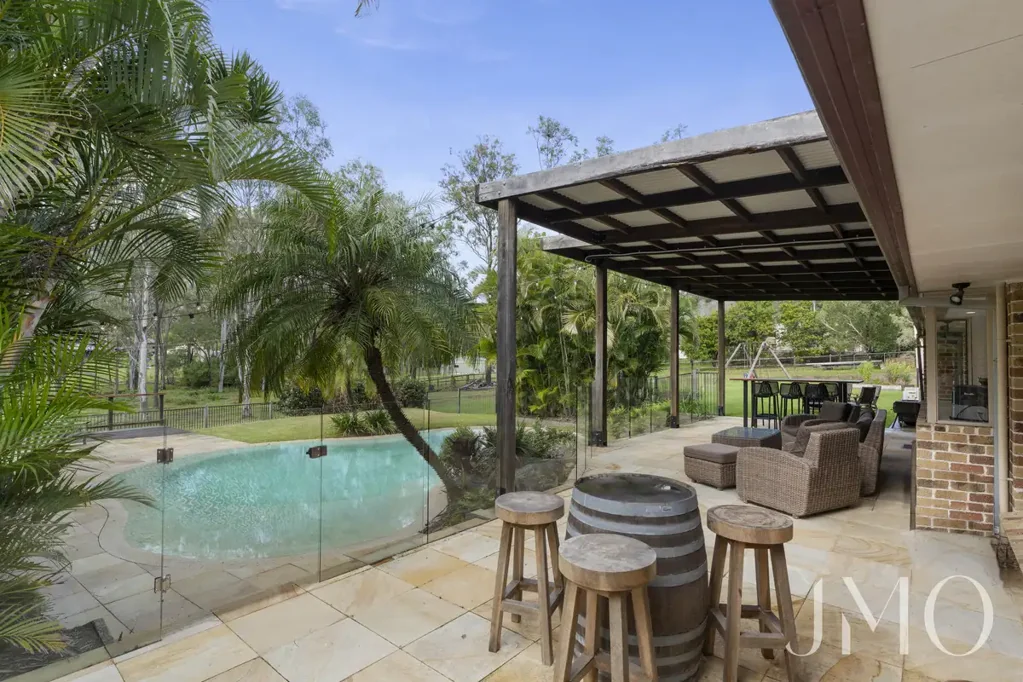 Stunning Ormeau Residence