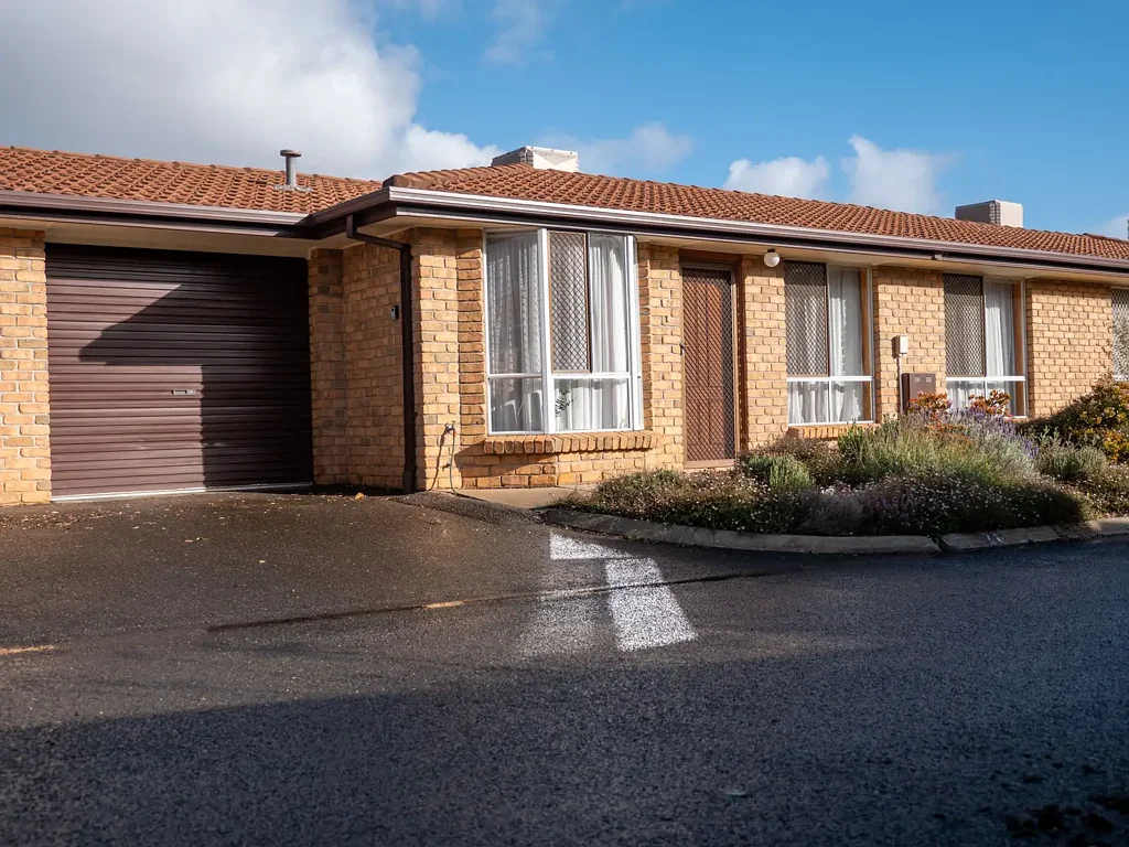 Modbury 2部屋 Location, Location, Location!!!