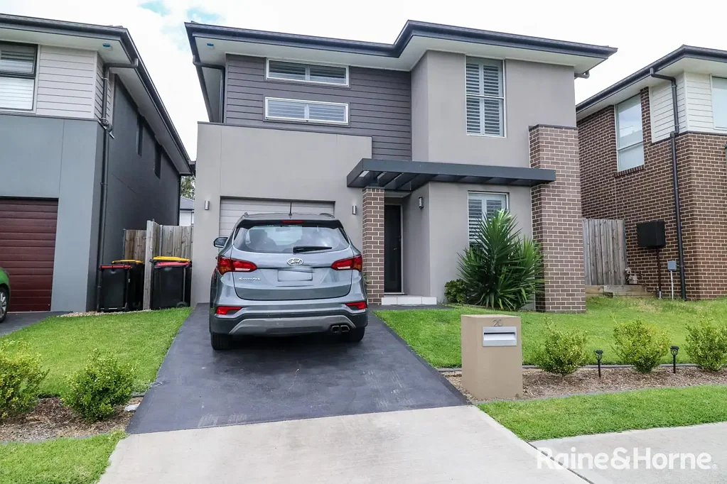 DOUBLE STOREY FAMILY HOME IN LEPPINGTON