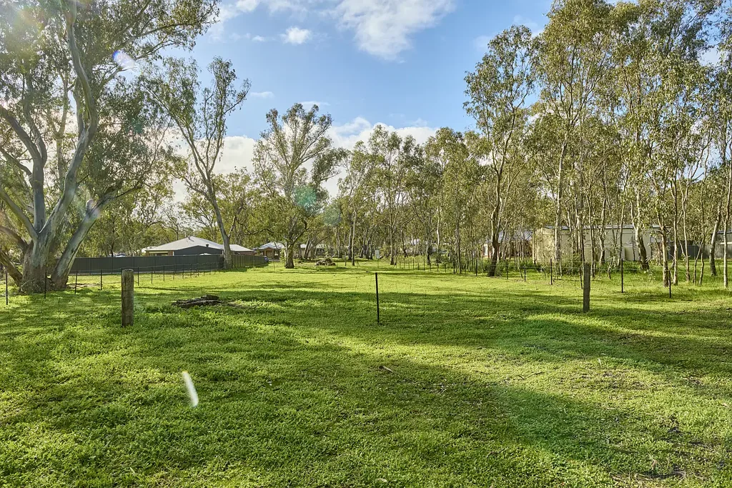 Heathcote  Prime Heathcote Location. Ready to Go