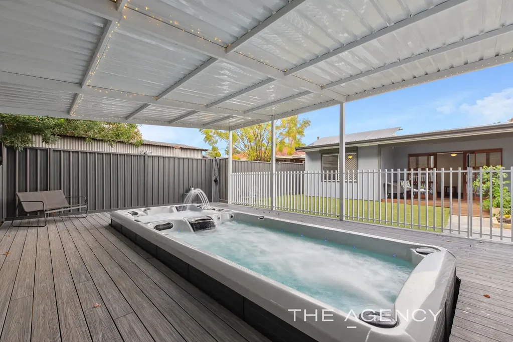 Kenwick 4房  Renovated, Refined & Ready for You!