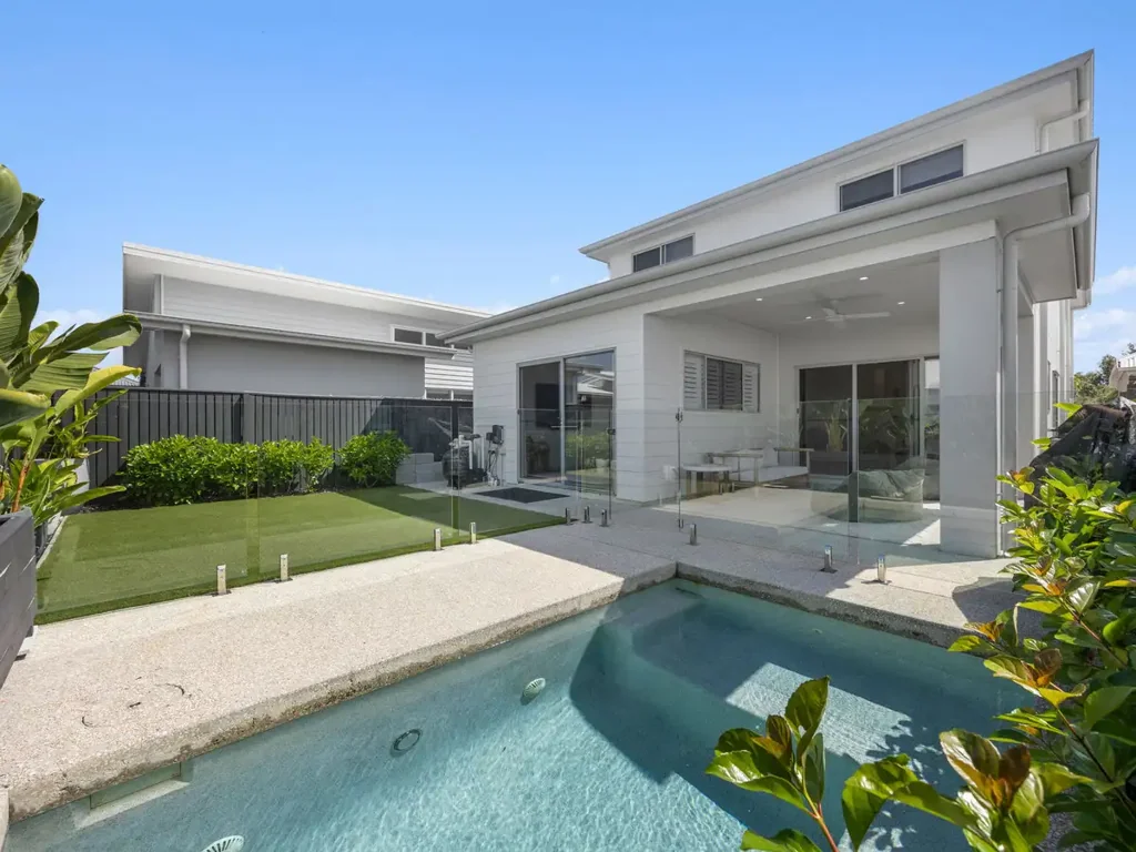 Palmview 5બેડરૂમ Live In-Style -- Immaculate family home in central Sunshine Coast location