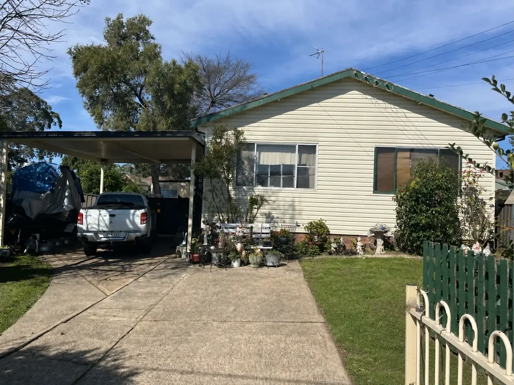 SPACIOUS GARAGE  &  BACKYARD