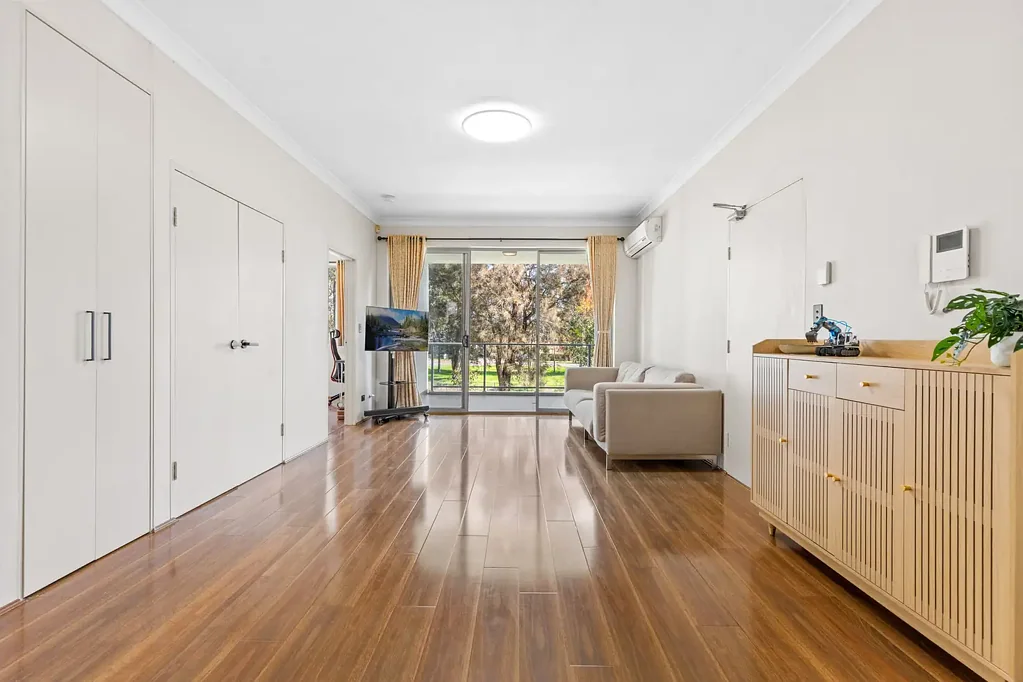 Westmead 2ਬੈੱਡਰੂਮ PARK FACING LIVING IN ULTRA CONVENIENT LOCATION