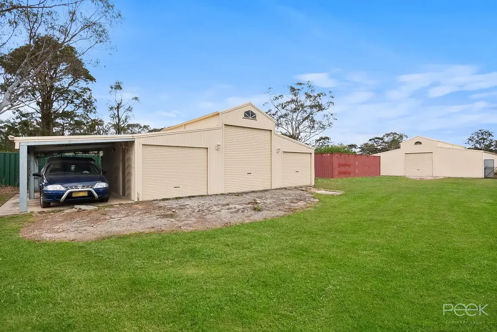 Londonderry 4 Bedroom Welcome to 922 Londonderry Road, Londonderry. A superb 2.56 hectare (6.32 acre) horse property located just minutes from Penrith City Centre.