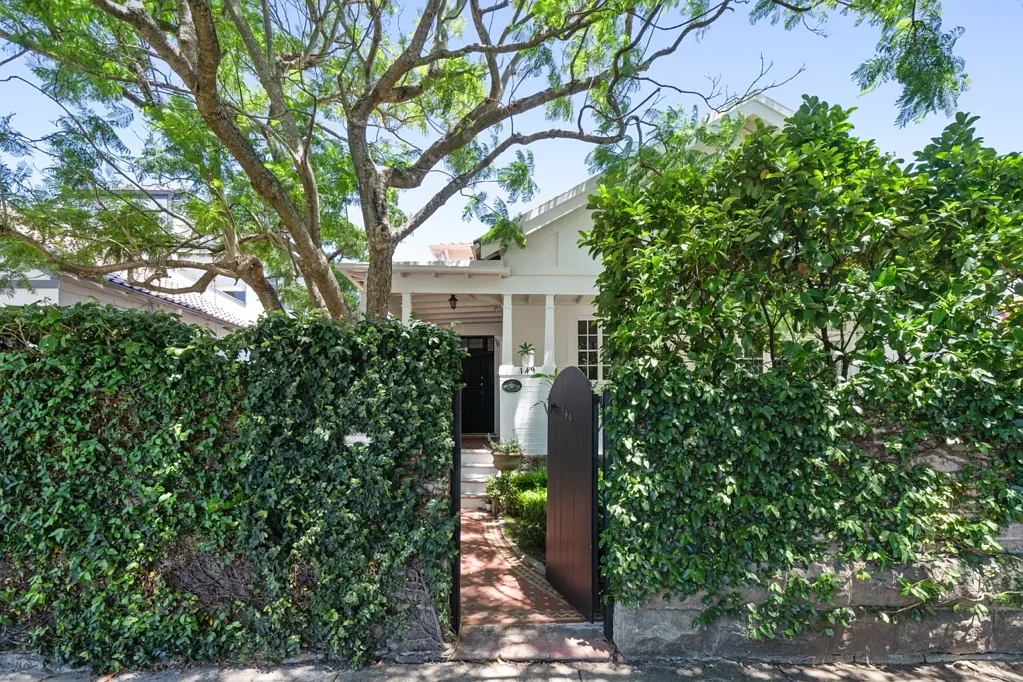 Randwick 5कमरा Prestige Parkside Living with Dual Street Access