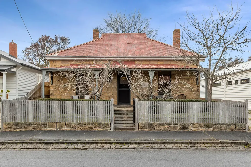 Kyneton 4房  'Malakuna' - A Home with History, Heart and Endless Charm