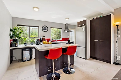 Ellerslie 2 Bedroom Ellerslie Elligence - Sun, Style and Solid!