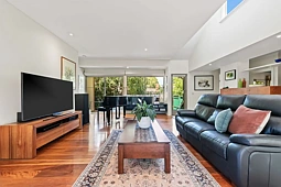 322 Station Street, Box Hill South