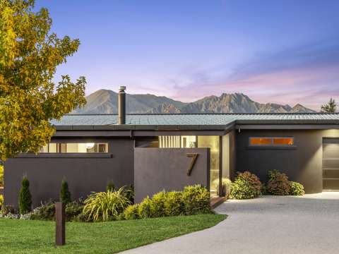 Wanaka 4房  Stylish living on Diamond Lane awaits you!