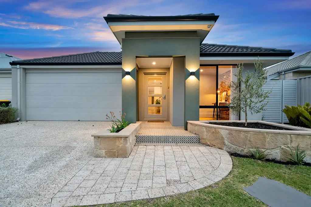 4 Aquila Crescent, Bennett Springs, WA 6063
