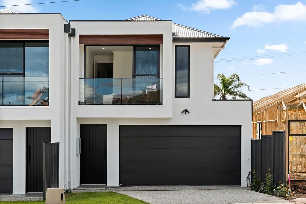 Newton 4房  Brand-New Family Luxury with Two Master Suites.