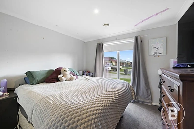 83 McNulty Drive, Wendouree, VIC 3355, 3 Bedrooms, 2 Bathrooms, House