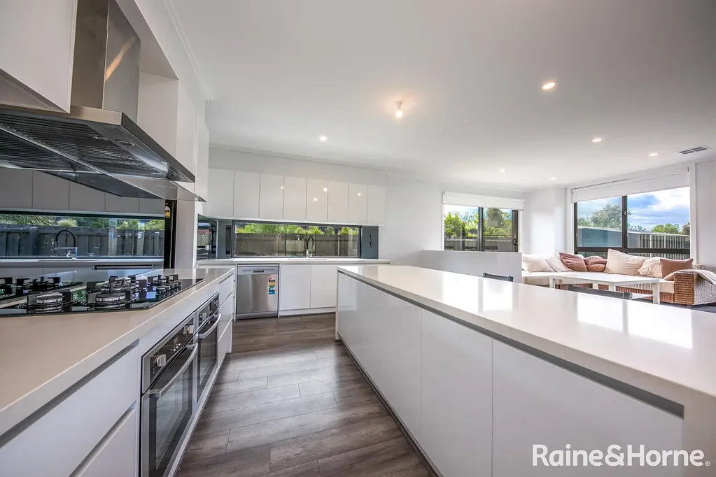 Gisborne 4部屋 Stunning Views/Ultimate Family Home - 1004m² approx.