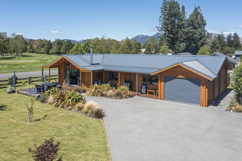 Hanmer Springs 3 Slaapkamer Fairway Views, Alpine Living!