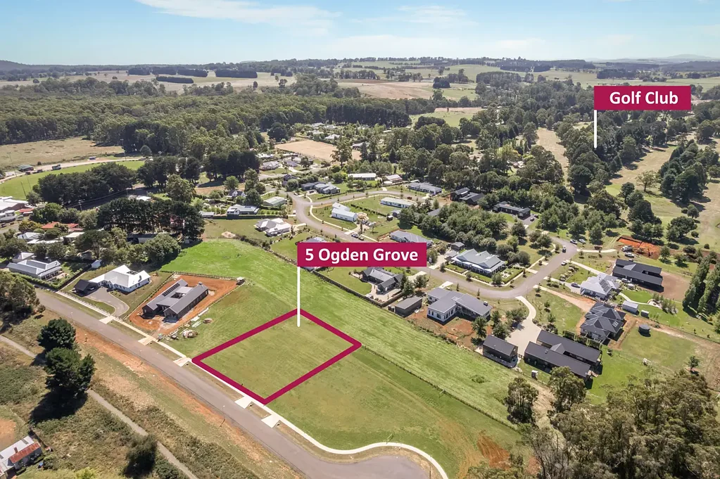 Trentham Vacant scope for a country home ; all while being conveniently located near Trentham township.