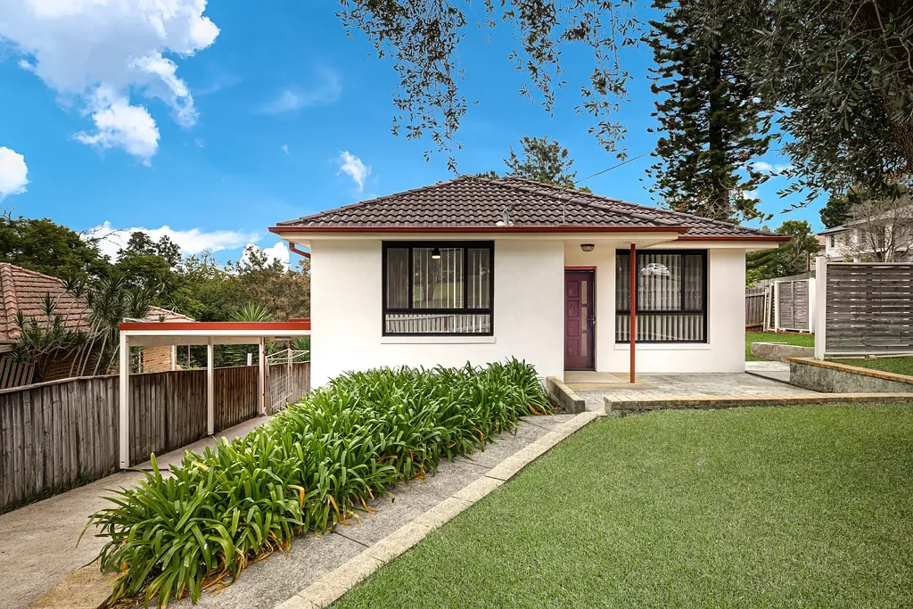 Rydalmere 3房 白色栅栏环绕 个性现代舒适 Polished timber floors 三卧带吊扇 更新厨卫 便捷交通 临近学校公园 Modern Family Home With Exceptional Storage
