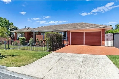 Frankston South 3 Slaapkamer Family Comfort in the FHZ with the Convenience of Two Toilets and 4 Car Spaces