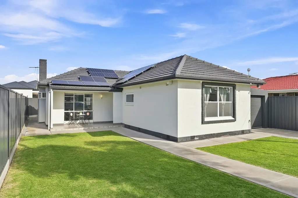 Seaton 3 Bedroom Move-In Polish Meets Classic Seaton Substance
