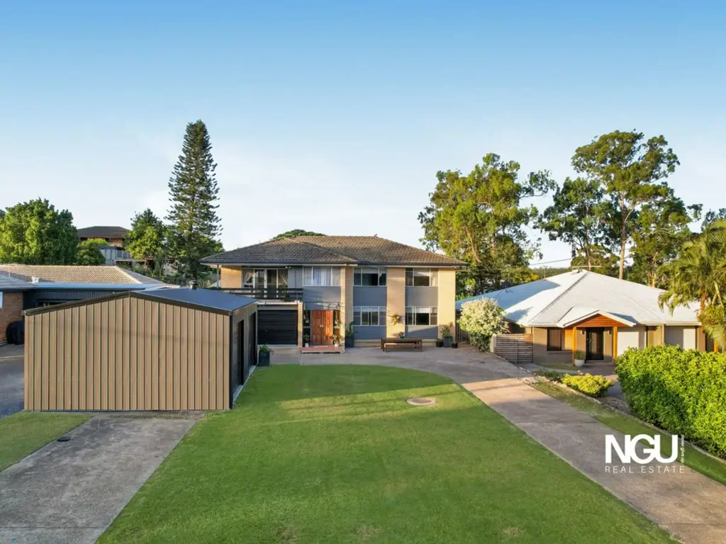 Brassall 4Zimmer If refined character is your style, be sure not to overlook this exceptional home!