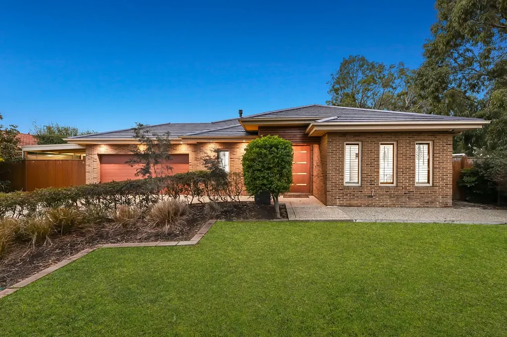 Berwick 4Zimmer Harmonious Entertainers' Retreat in a Prestige Setting