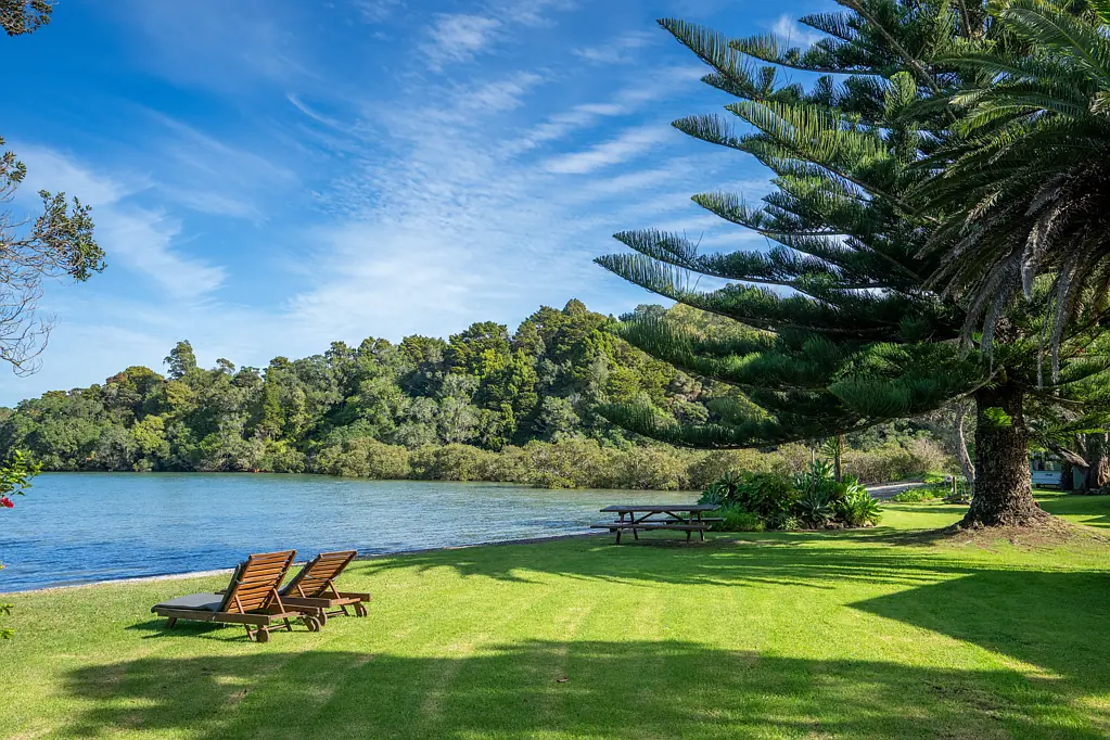 Parua Bay 8ਬੈੱਡਰੂਮ Waterfront Resort Parua Bay