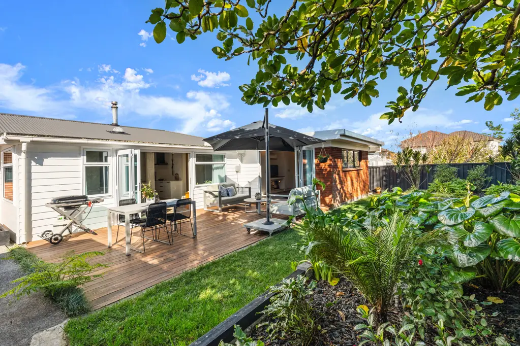 Howick 3Kwarto Superbly Renovated Family Home on 711sqm