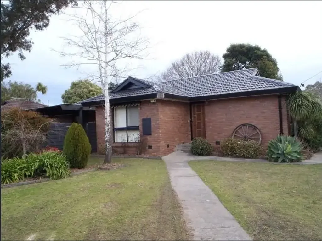 Comfortable Family Living with Generous Indoor & Outdoor Space in Knoxfield