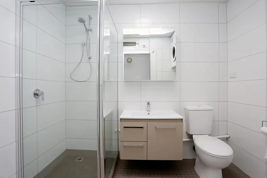 Bright & Spacious!