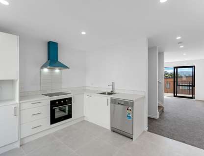 3-Bed/250-252 Great North Road, Henderson, Waitakere City, Auckland, 3房, 2浴, 城市屋
