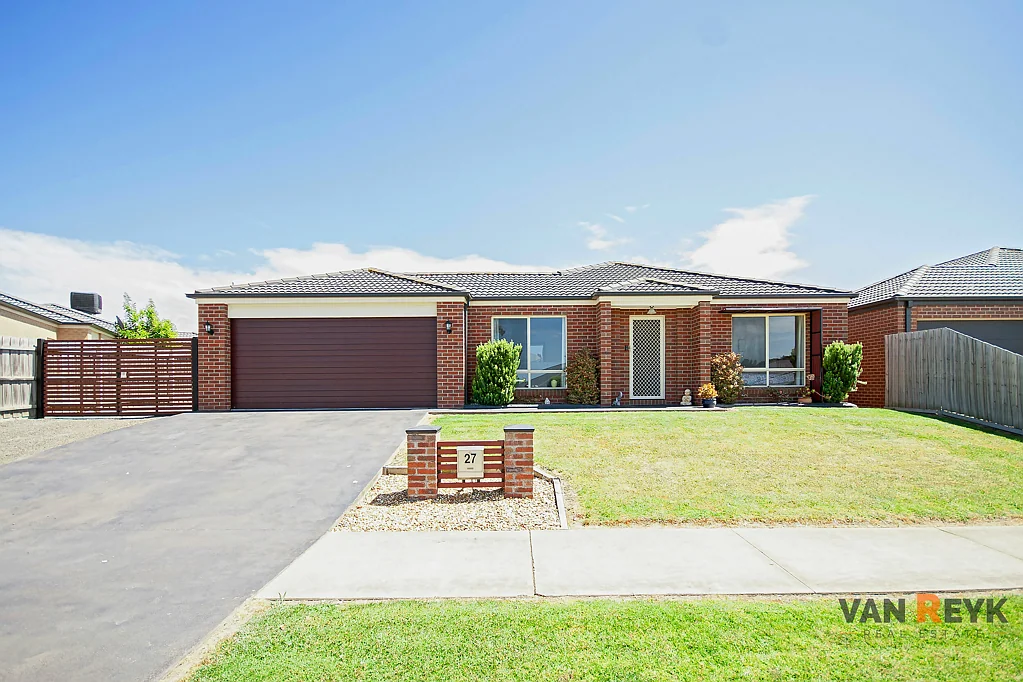 Eastwood 3chambre Spacious Family Home with Modern Comforts and Great Shed!
