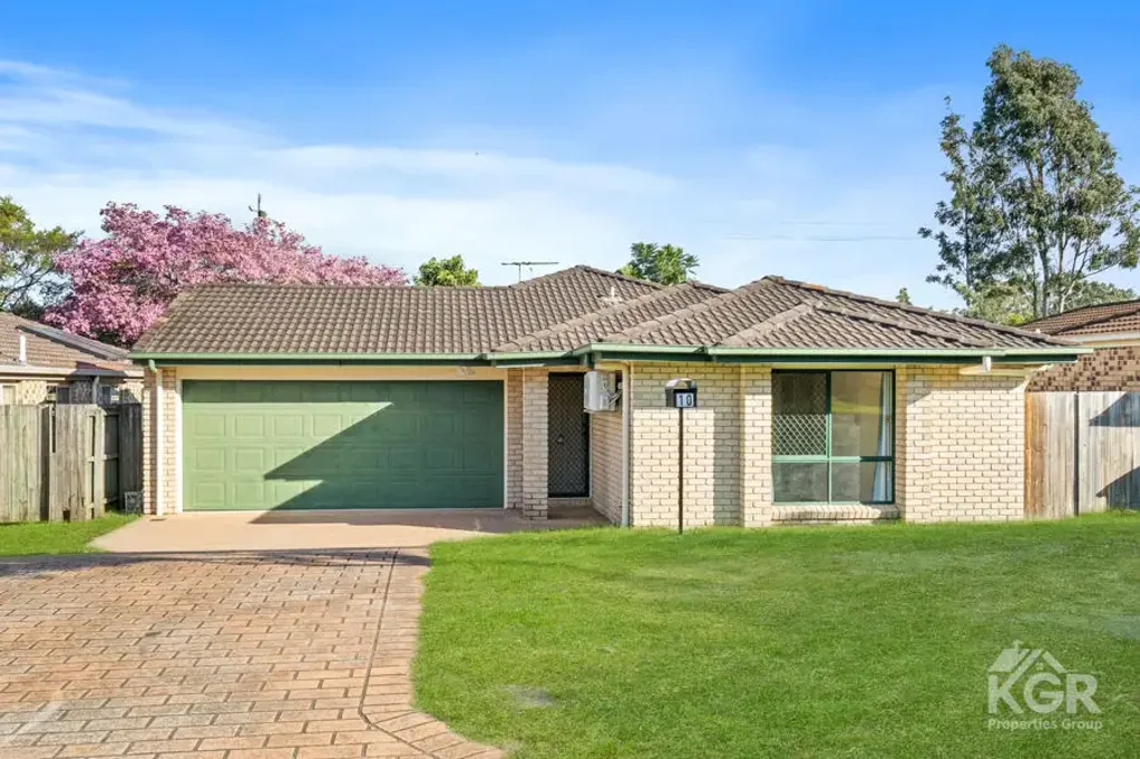 Spacious 3-Bedroom Family Home with Style & Comfort!