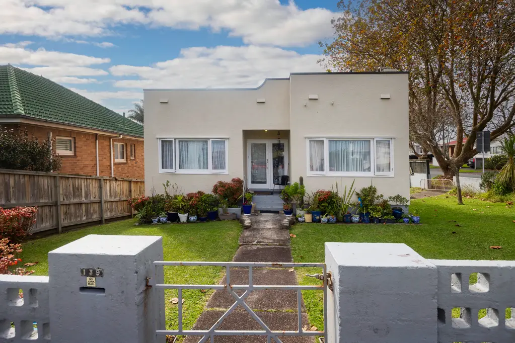 Westmere 3ਬੈੱਡਰੂਮ Opportunity in Prime Westmere - 139 Garnet Road