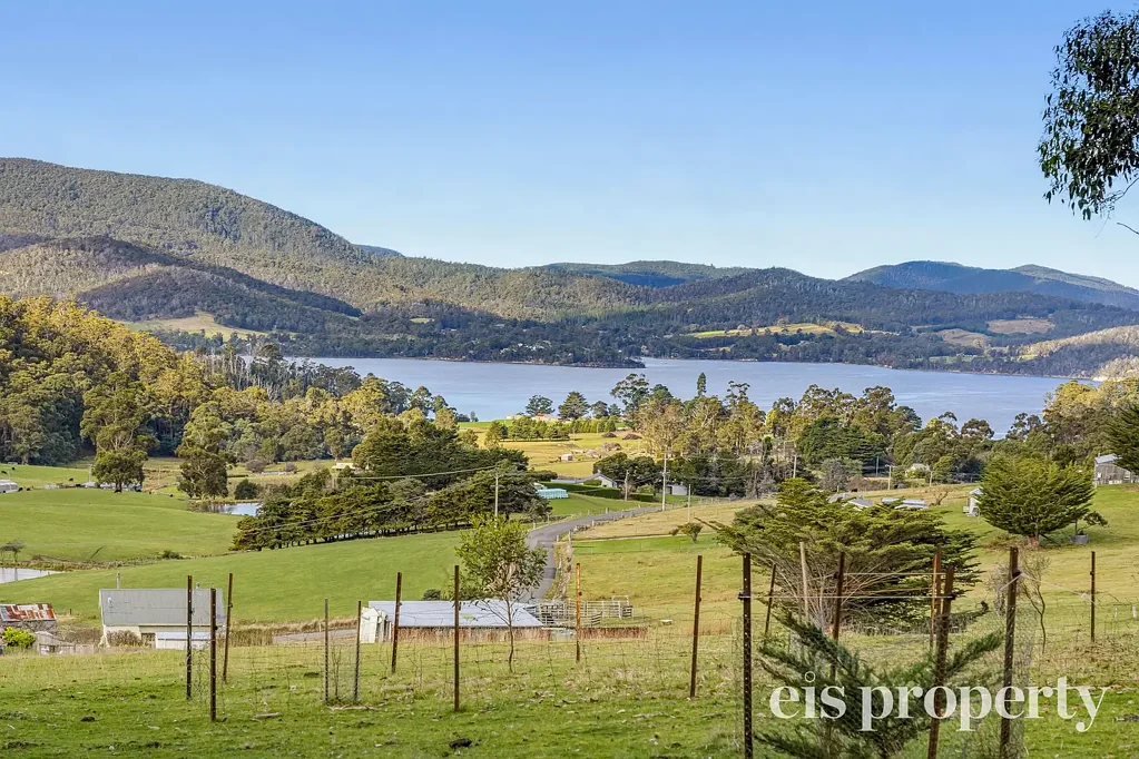 Lymington  Exceptional Lifestyle Acreage with Stunning Water Views!