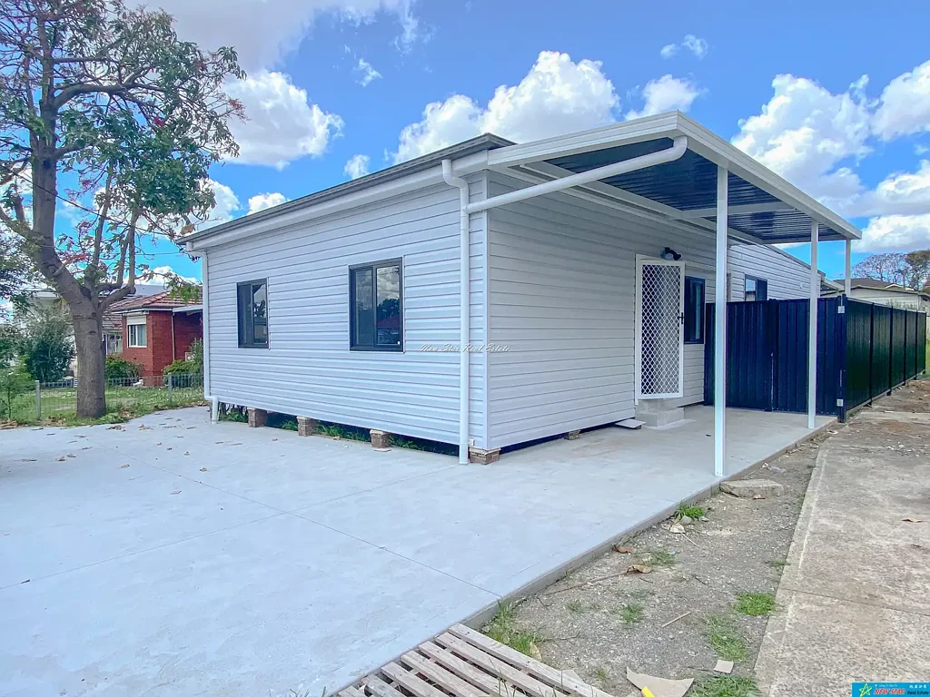 "Near New 4 Bedrooms Cladding Home"