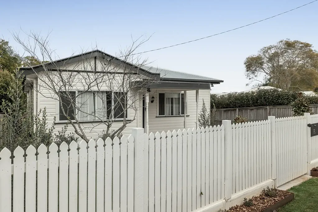 22 Rhyde Street, Mount Lofty, QLD 4350
