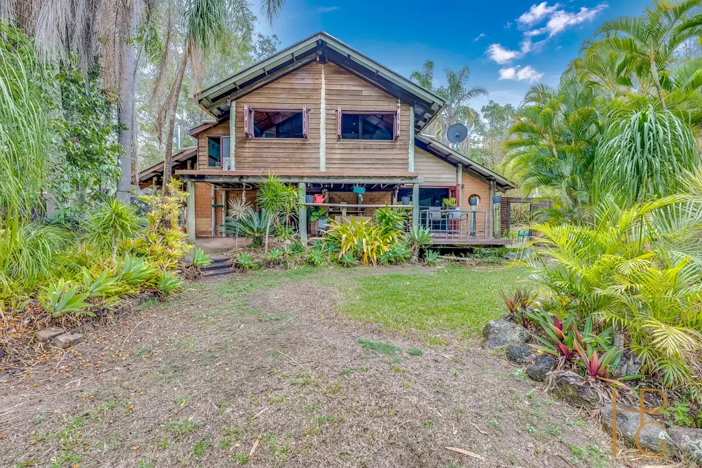 Yandaran Acreage Estate with Multigenerational Living & Income Potential