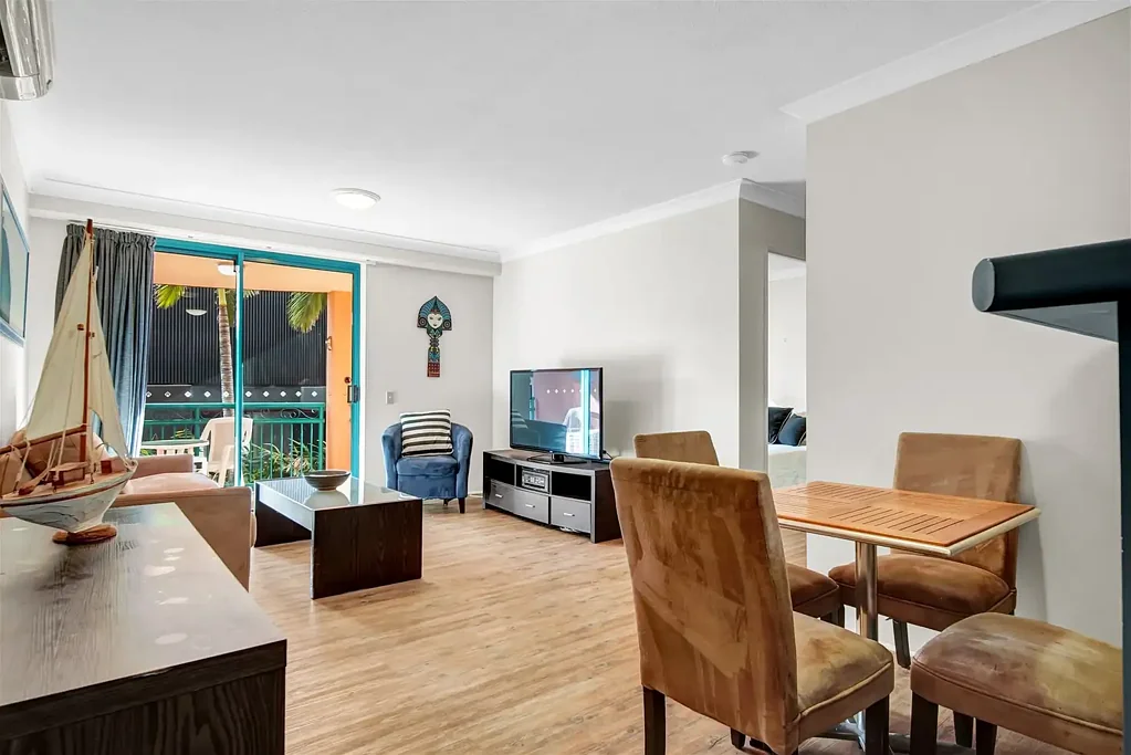 22 / 11 - 17 Philip Avenue, Broadbeach, QLD 4218